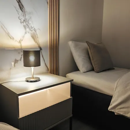 Bella Orechova Poton